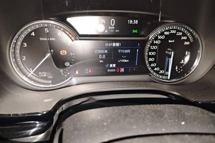 Used Cadillac XT6 2020 28T Six-Seater Four-Wheel-Drive Luxury Version Odometer Close Up