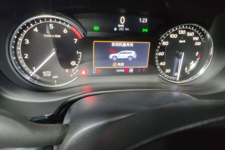 Used Cadillac XT6 2020 28T Six-Seater All-Wheel-Drive Fashion Edition Odometer Close Up