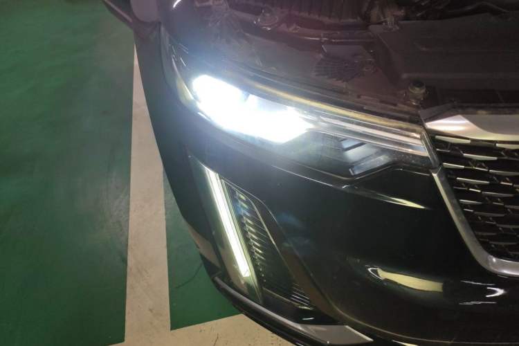 Used Cadillac XT6 2020 28T 7-Seater Four-Wheel Drive Luxury Version Right Front Headlight