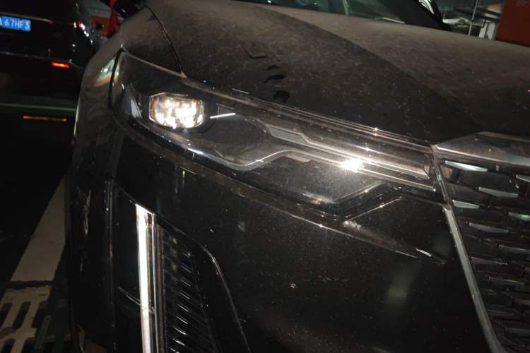 Used Cadillac XT6 2020 28T 7-Seater Four-Wheel Drive Luxury Version Right Front Headlight