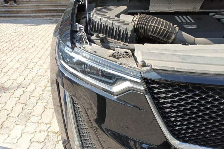 Used Cadillac XT6 2020 28T Six-Seater Luxury Sporty Enjoy-the-Comfort Safety Edition Right Front Headlight