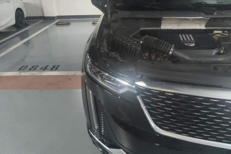 Used Cadillac XT6 2020 28T Six-Seater Four-Wheel-Drive Luxury Version Right Front Headlight