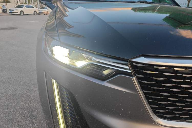 Used Cadillac XT6 2020 28T Seven-Seater Fashion Edition Right Front Headlight