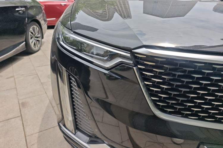 Used Cadillac XT6 2020 28T Seven-Seater Four-Wheel-Drive Luxury Version Right Front Headlight