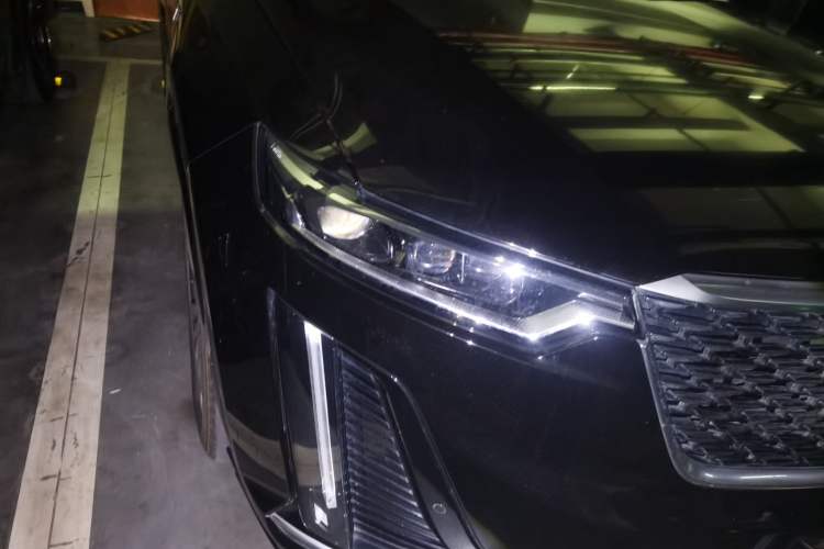 Used Cadillac XT6 2020 28T Six-Seater Four-Wheel-Drive Luxury Version Right Front Headlight