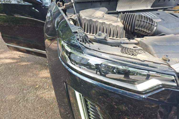 Used Cadillac XT6 2020 Revised Version 28T 7-Seater Four-Wheel Drive Luxury Edition Right Front Headlight
