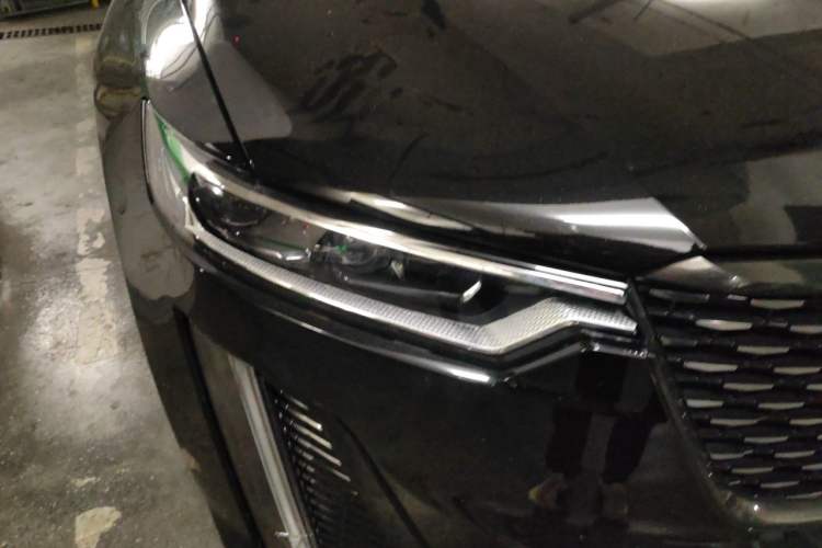 Used Cadillac XT6 2020 28T Six-Seater Four-Wheel-Drive Luxury Version Right Front Headlight