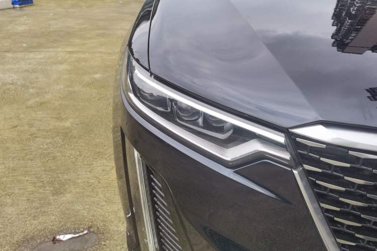 Used Cadillac XT6 2020 Revised Version 28T 7-Seater Four-Wheel Drive Luxury Edition Right Front Headlight