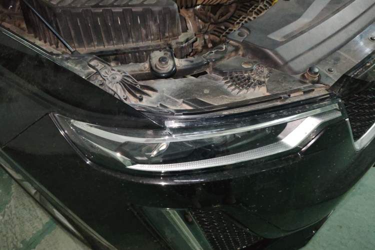 Used Cadillac XT6 2020 28T Six-Seater Luxury Sporty Enjoy-the-Comfort Safety Edition Right Front Headlight