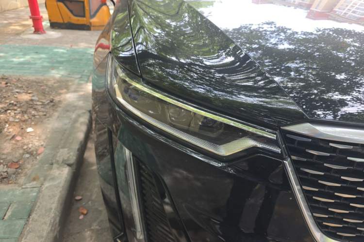 Used Cadillac XT6 2020 28T Six-Seater Four-Wheel-Drive Luxury Version Right Front Headlight