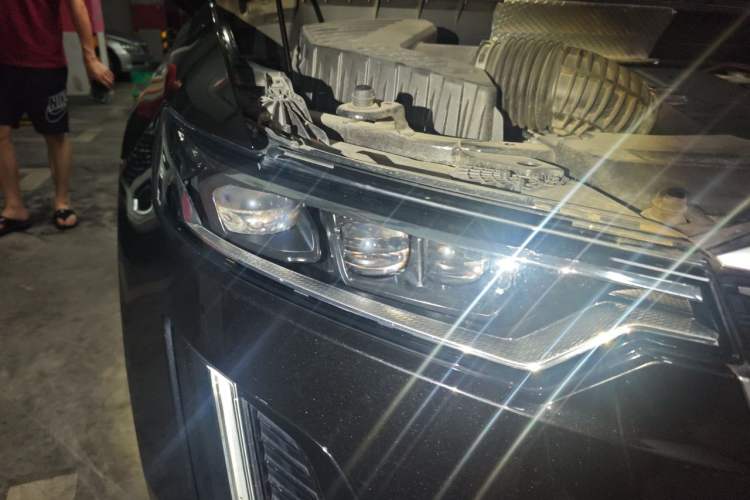Used Cadillac XT6 2020 28T Six-Seater Four-Wheel-Drive Luxury Version Right Front Headlight