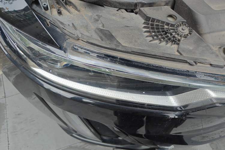 Used Cadillac XT6 2020 28T Six-Seater Four-Wheel-Drive Luxury Version Right Front Headlight
