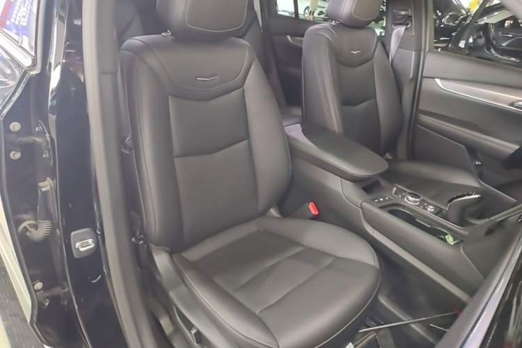 Used Cadillac XT6 2020 28T Six-Seater Fashion Edition Right Front Seat