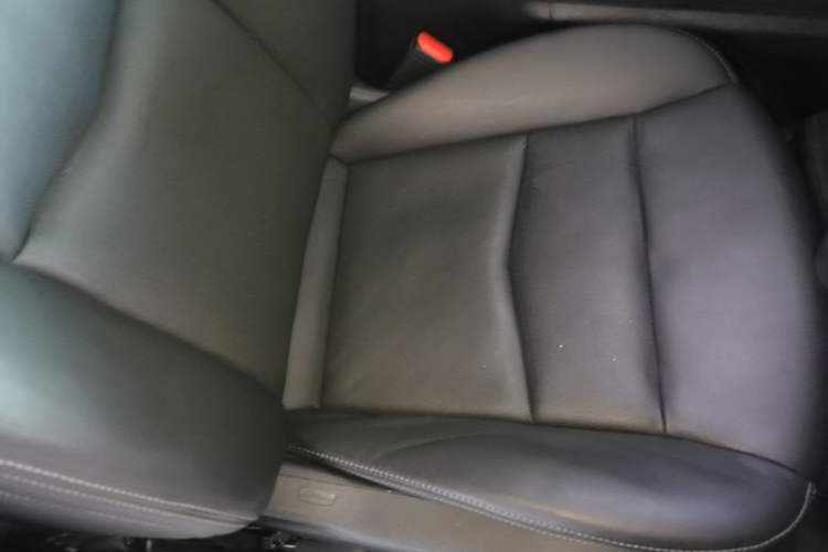 Used Cadillac XT6 2020 28T Six-Seater Luxury Sporty Enjoy-the-Comfort Safety Edition Right Front Seat