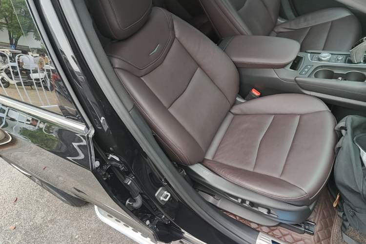 Used Cadillac XT6 2020 28T Seven-Seater Luxury Version Right Front Seat