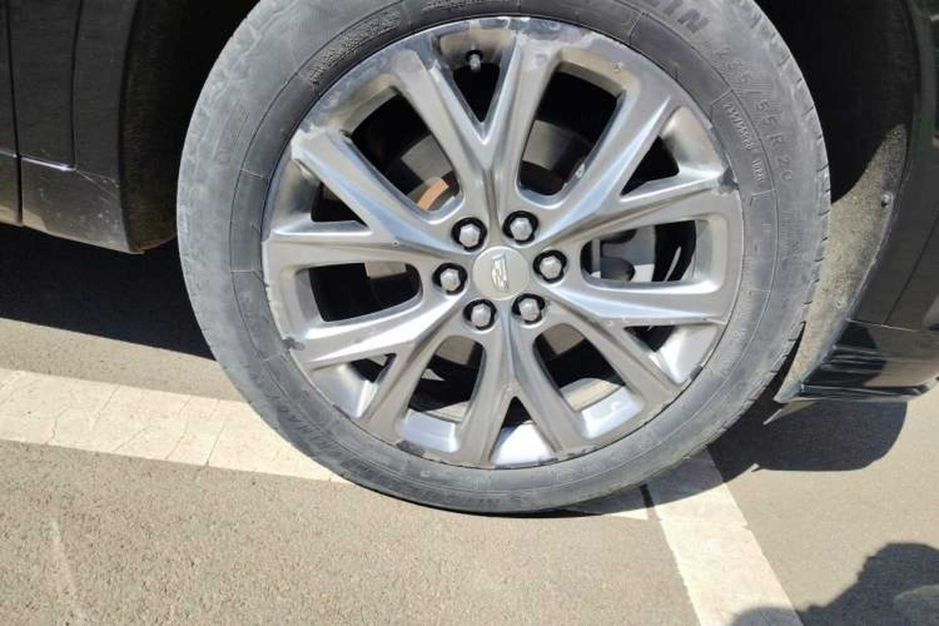 Used Cadillac XT6 2020 Revised Version 28T Six-Seater Four-Wheel Drive Leading Sporty Edition Right Front Wheel Hub