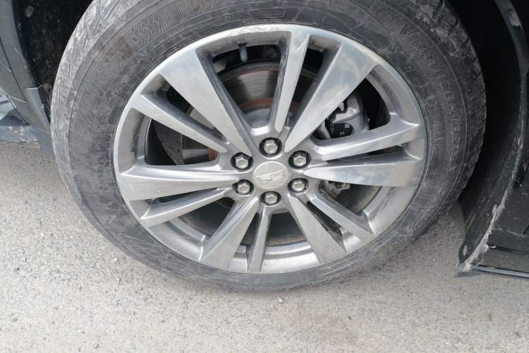 Used Cadillac XT6 2020 28T Six-Seater Four-Wheel-Drive Luxury Version Right Front Wheel Hub