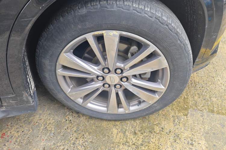 Used Cadillac XT6 2020 28T Six-Seater Luxury Version Right Front Wheel Hub