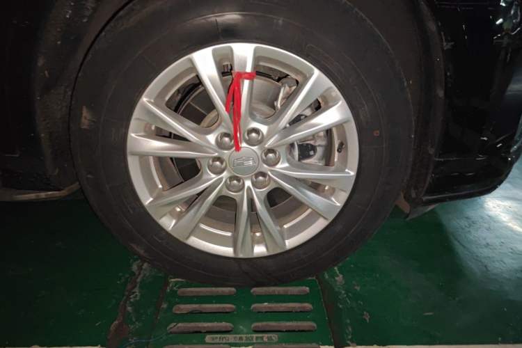 Used Cadillac XT6 2020 28T 7-Seater Four-Wheel Drive Luxury Version Right Front Wheel Hub
