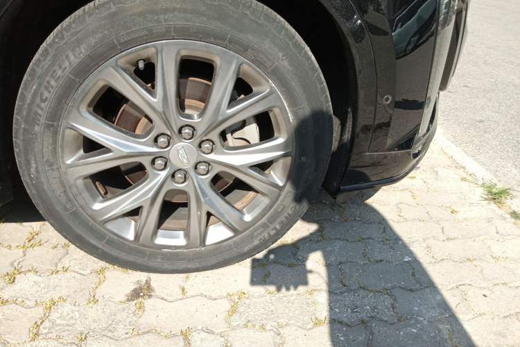 Used Cadillac XT6 2020 28T Six-Seater Luxury Sporty Enjoy-the-Comfort Safety Edition Right Front Wheel Hub