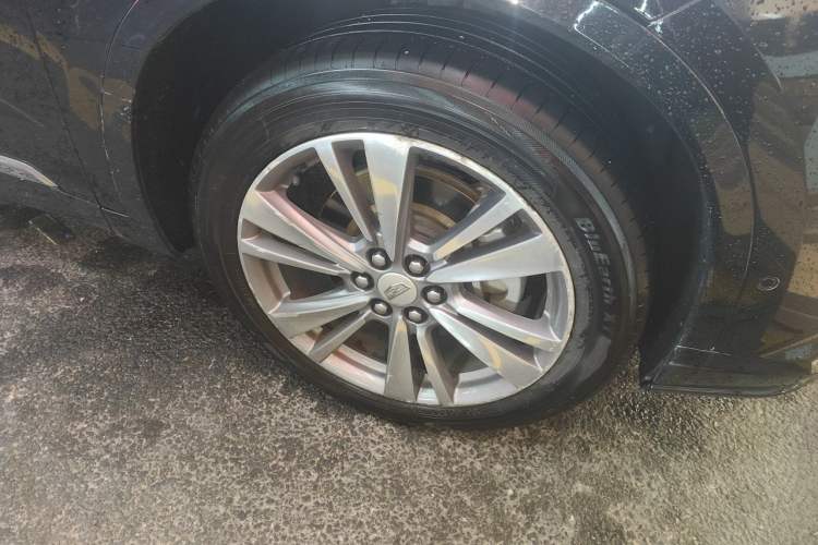 Used Cadillac XT6 2020 28T Six-Seater Luxury Version Right Front Wheel Hub