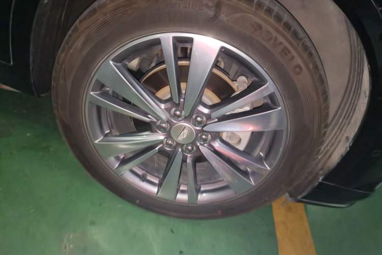 Used Cadillac XT6 2020 28T Six-Seater Four-Wheel-Drive Luxury Version Right Front Wheel Hub
