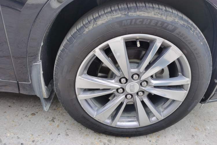 Used Cadillac XT6 2020 28T Six-Seater Four-Wheel-Drive Luxury Version Right Front Wheel Hub