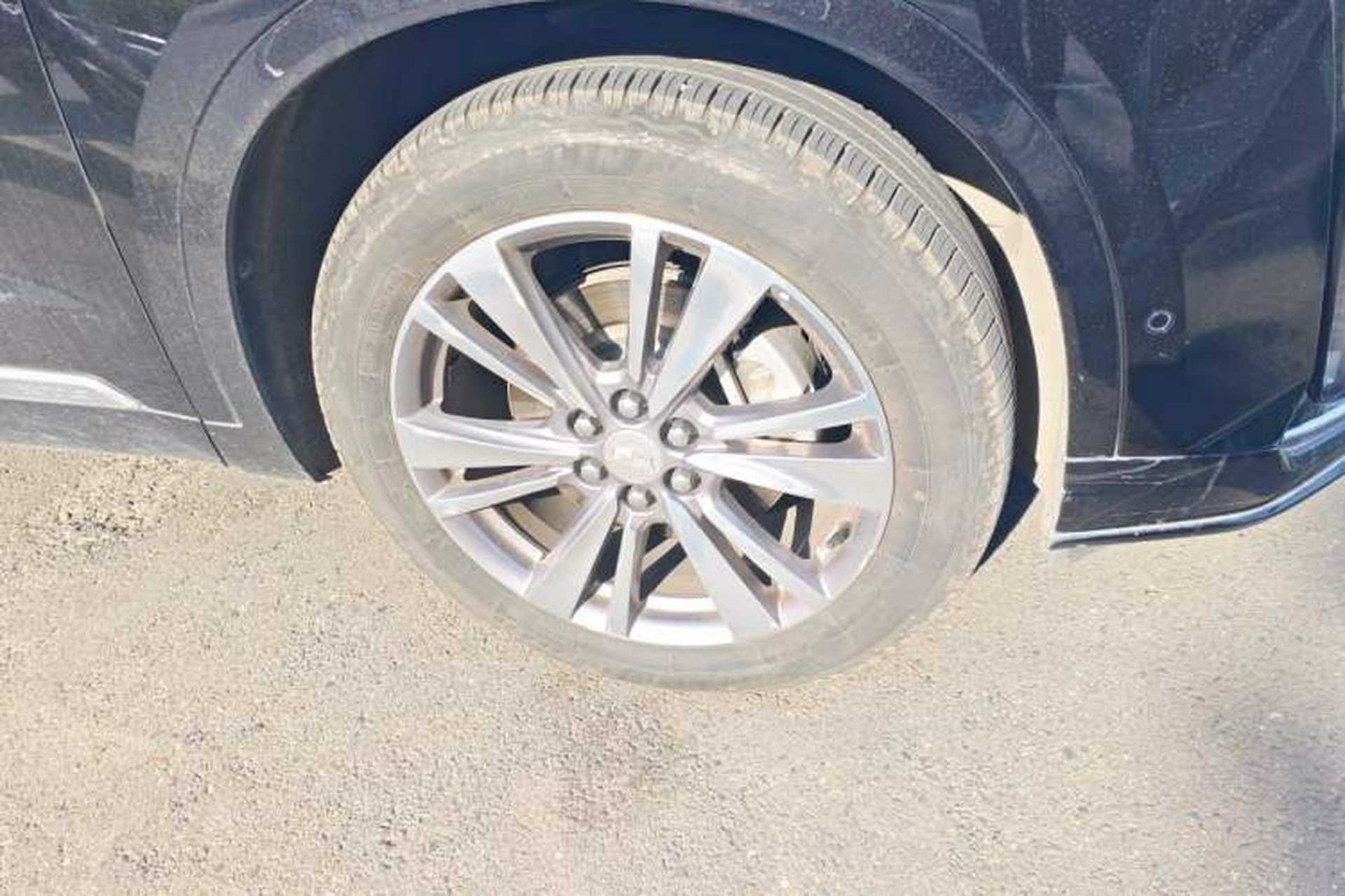 Used Cadillac XT6 2020 28T Six-Seater Four-Wheel-Drive Luxury Version Right Front Wheel Hub