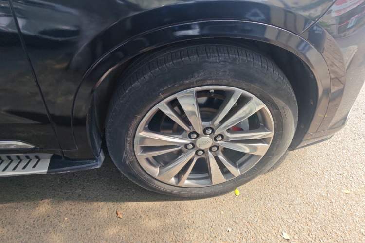 Used Cadillac XT6 2020 28T Six-Seater Four-Wheel-Drive Luxury Version Right Front Wheel Hub