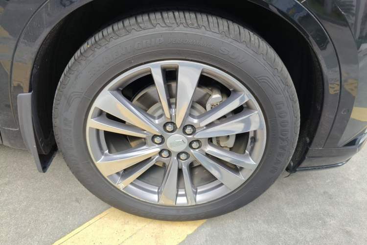 Used Cadillac XT6 2020 28T Six-Seater Luxury Version Right Front Wheel Hub