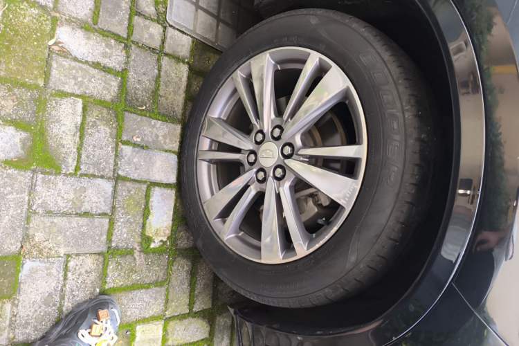 Used Cadillac XT6 2020 Revised Version 28T 7-Seater Four-Wheel Drive – Leading Edition Right Front Wheel Hub