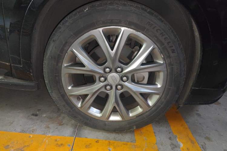Used Cadillac XT6 2020 28T Six-Seater Luxury Sporty Enjoy-the-Comfort Safety Edition Right Front Wheel Hub