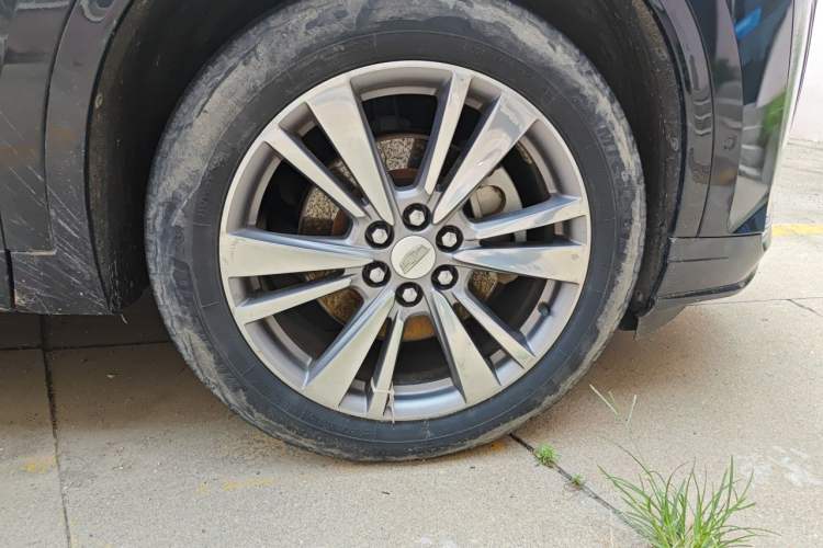 Used Cadillac XT6 2020 28T Seven-Seater Four-Wheel-Drive Luxury Version Right Front Wheel Hub