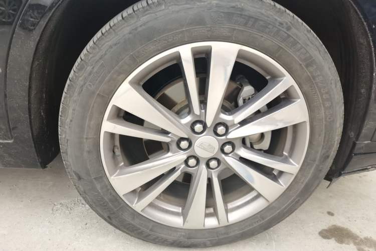Used Cadillac XT6 2020 28T Six-Seater Four-Wheel-Drive Luxury Version with Premium Sound System Right Front Wheel Hub