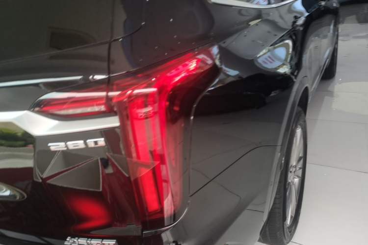 Used Cadillac XT6 2020 28T Six-Seater Four-Wheel-Drive Luxury Version Right Rear Taillight