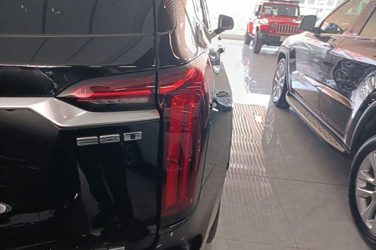 Used Cadillac XT6 2020 28T Six-Seater Four-Wheel-Drive Luxury Version with Premium Sound System Right Rear Taillight