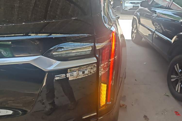 Used Cadillac XT6 2020 28T Six-Seater Luxury Sporty Enjoy-the-Comfort Safety Edition Right Rear Taillight