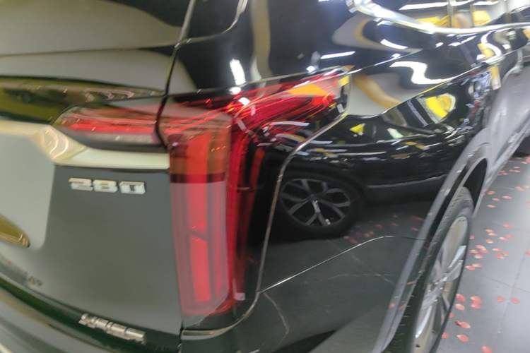 Used Cadillac XT6 2020 28T Six-Seater Four-Wheel-Drive Luxury Version Right Rear Taillight