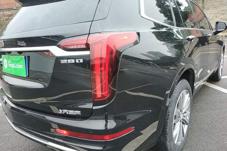 Used Cadillac XT6 2020 28T Six-Seater Four-Wheel-Drive Luxury Version Right Rear Taillight