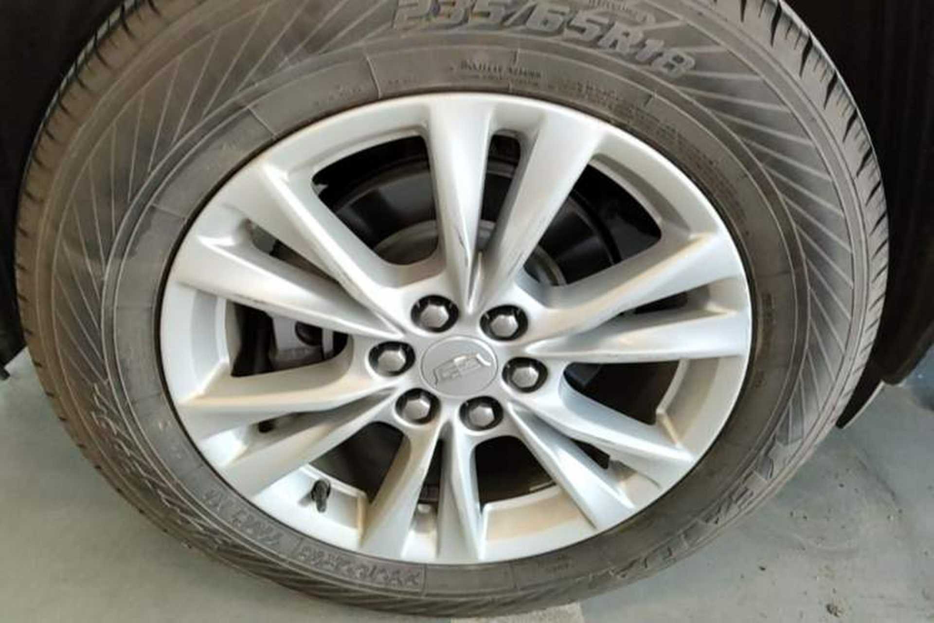 Used Cadillac XT6 2020 28T 7-Seater Four-Wheel Drive Luxury Version Right Rear Wheel Hub