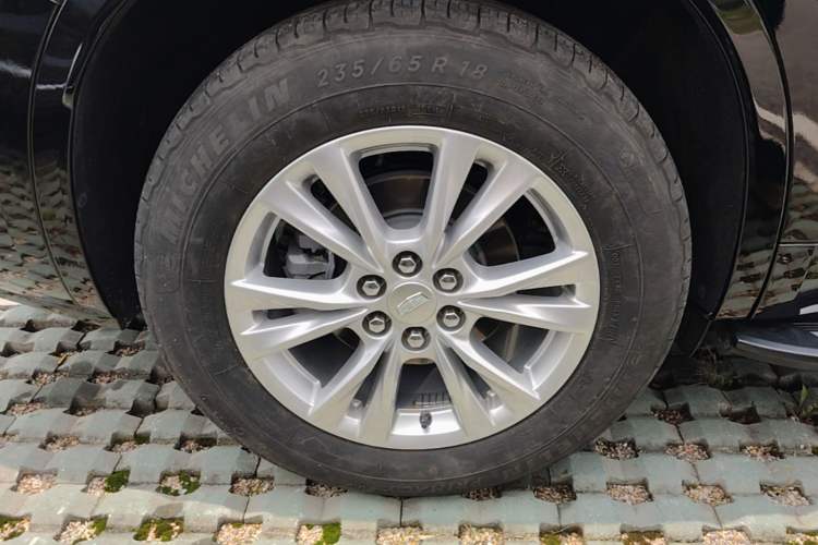 Used Cadillac XT6 2020 28T Seven-Seater Fashion Edition Right Rear Wheel Hub