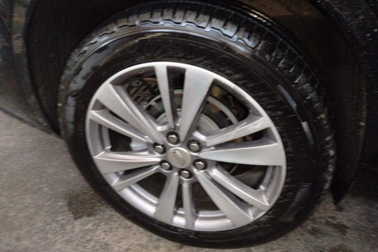 Used Cadillac XT6 2020 28T Six-Seater Four-Wheel-Drive Luxury Version Right Rear Wheel Hub
