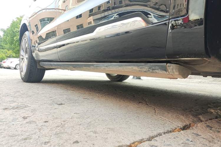 Used Cadillac XT6 2020 28T Six-Seater Luxury Version Right Side Sill