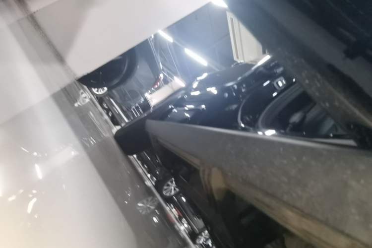 Used Cadillac XT6 2020 28T Six-Seater Four-Wheel-Drive Luxury Version Right Side Sill