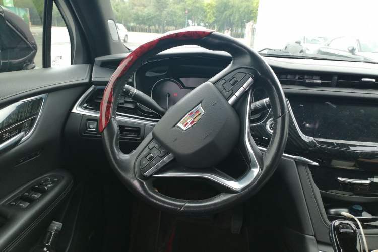 Used Cadillac XT6 2020 28T Six-Seater Four-Wheel-Drive Luxury Version Steering Wheel