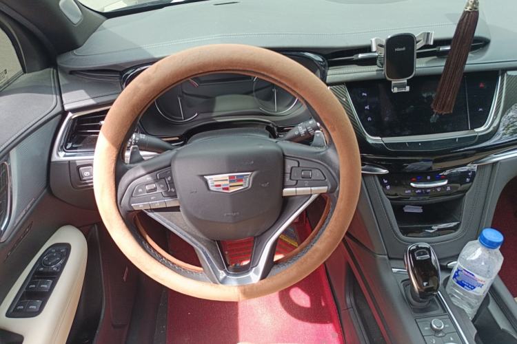 Used Cadillac XT6 2020 Revised Version 28T Six-Seater Four-Wheel Drive Leading Sporty Edition Steering Wheel