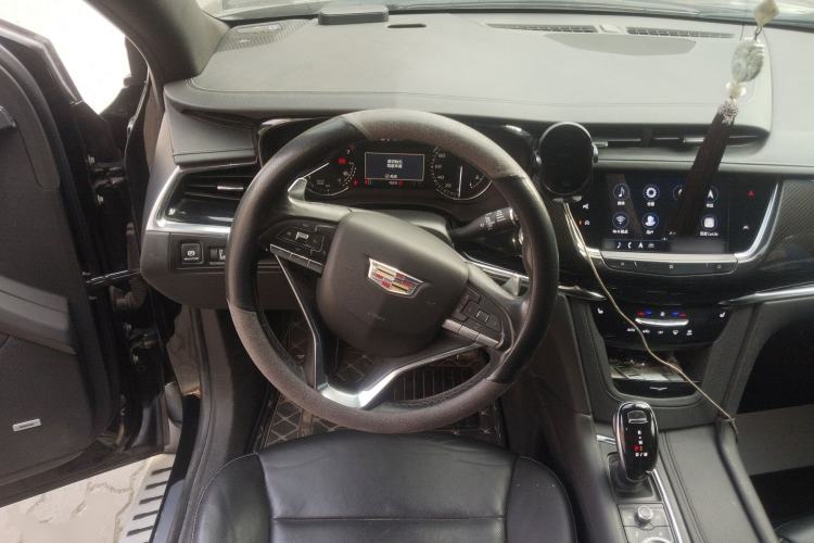 Used Cadillac XT6 2020 28T Six-Seater Luxury Sporty Enjoy-the-Comfort Safety Edition Steering Wheel