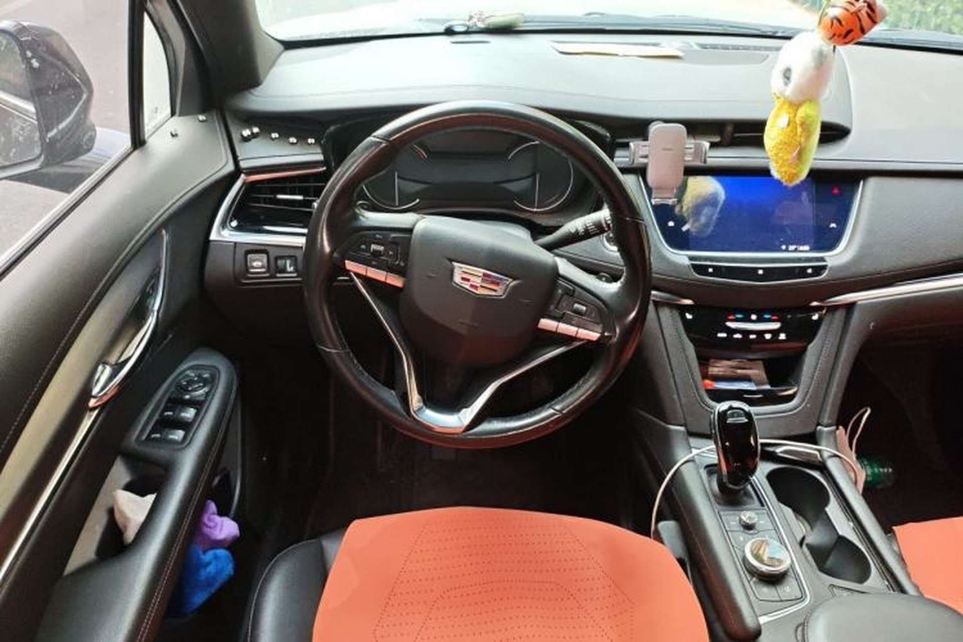 Used Cadillac XT6 2020 28T 7-Seater Four-Wheel Drive Luxury Version Steering Wheel