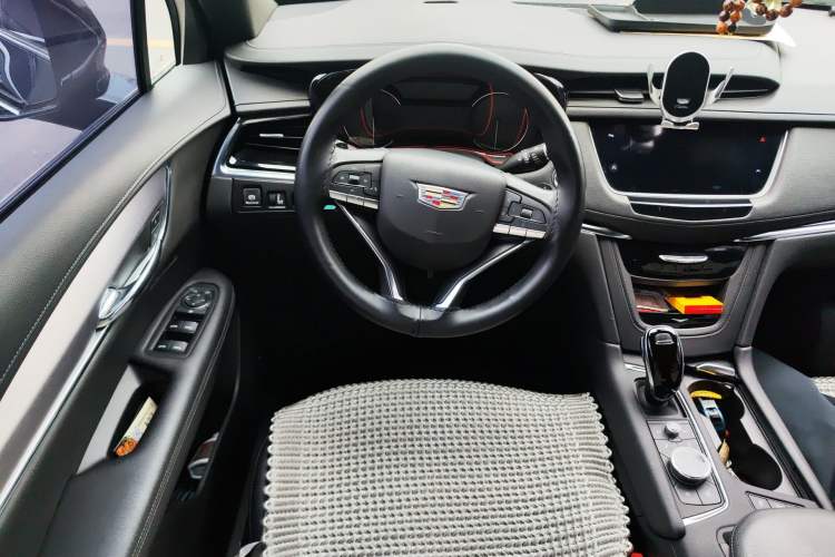 Used Cadillac XT6 2020 28T Six-Seater All-Wheel-Drive Fashion Edition Steering Wheel