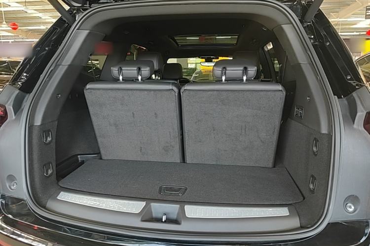 Used Cadillac XT6 2020 28T Six-Seater Four-Wheel-Drive Luxury Version Trunk